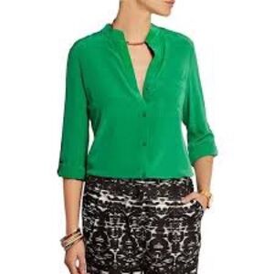 Diane Von Furstenberg DVF basic green 100% silk Gilmore buttoned roll tab blouse
